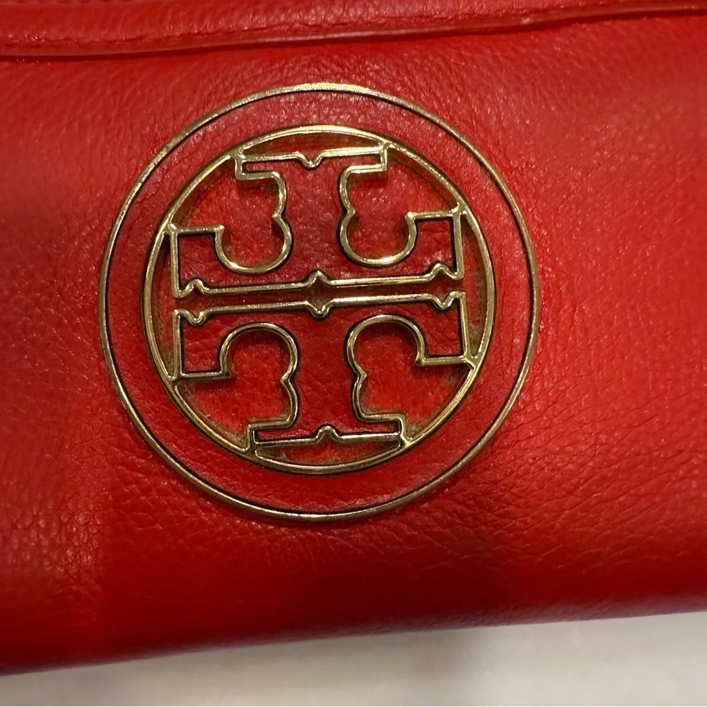 Tory Burch Women’s Amanda Zip Around Long Wallet Red Leather Gold Logo